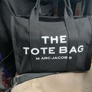Marc Jacobs tote Medium